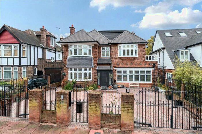 5 Bedroom Detached House To Rent In Creighton Avenue, London, N2