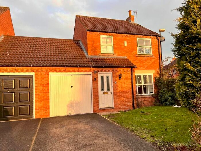 3 Bedroom Semi-Detached House To Rent In Lilbourne Drive, York YO30