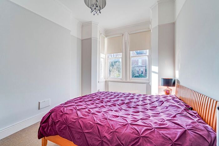 2 Bedroom Flat For Sale In Coolhurst Road, London, N8