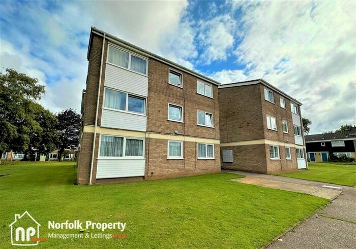 2 Bedroom Flat To Rent In Coltishall, NR10