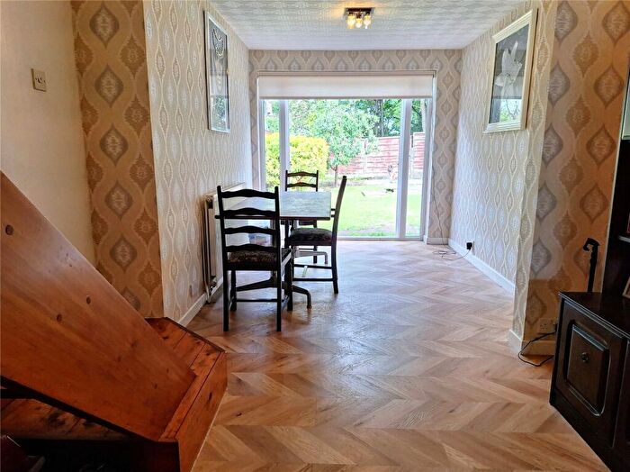 2 Bedroom Semi-Detached Bungalow For Sale In Laurel Avenue, Chadderton, Oldham, Greater Manchester, OL9
