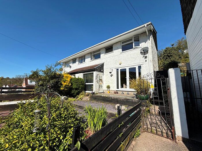 3 Bedroom Semi-Detached House For Sale In The Garth, Abertridwr, Caerphilly, CF83