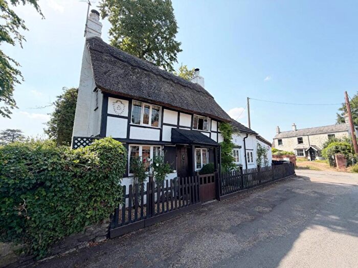 2 Bedroom Cottage For Sale In Orchard Lane, Harrold, MK43