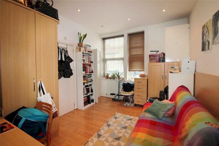 Studio To Rent In Ballards Lane, Finchley N3