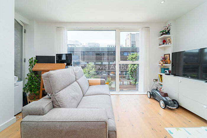2 Bedroom Flat To Rent In Goswell Road, Clerkenwell, London, EC1V