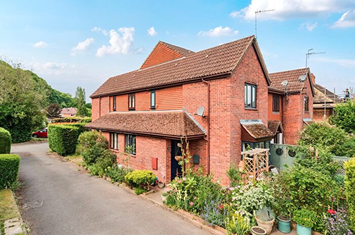 1 Bedroom Terraced House For Sale In Godalming, Surrey, GU7