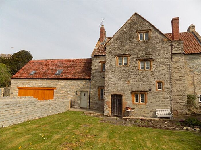2 Bedroom Flat To Rent In Manor Court, Market Place, Somerton, Somerset, TA11