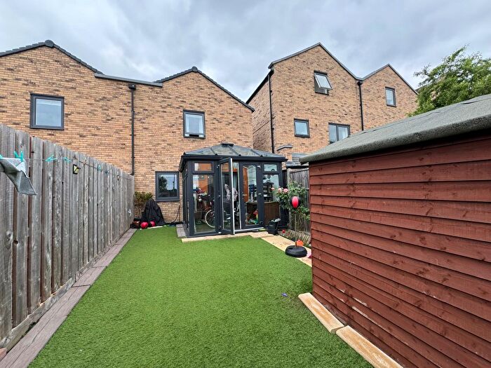 2 Bedroom Town House For Sale In Fenton Road, Harrow, HA2