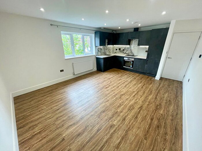 2 Bedroom Flat To Rent In Castle Street, Luton, LU1