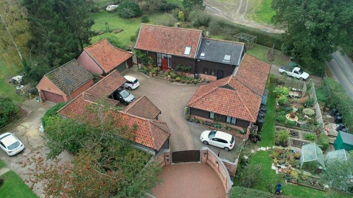5 Bedroom Barn Conversion For Sale In Kings Lane, Beccles NR34