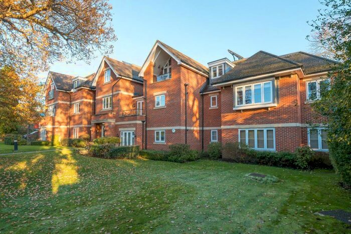2 Bedroom Apartment To Rent In Brookdene Drive, Northwood, HA6