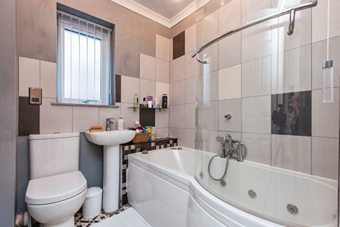 3 Bedroom Semi-Detached House For Sale In Yew Tree Close, Chorley, Lancashire, PR7