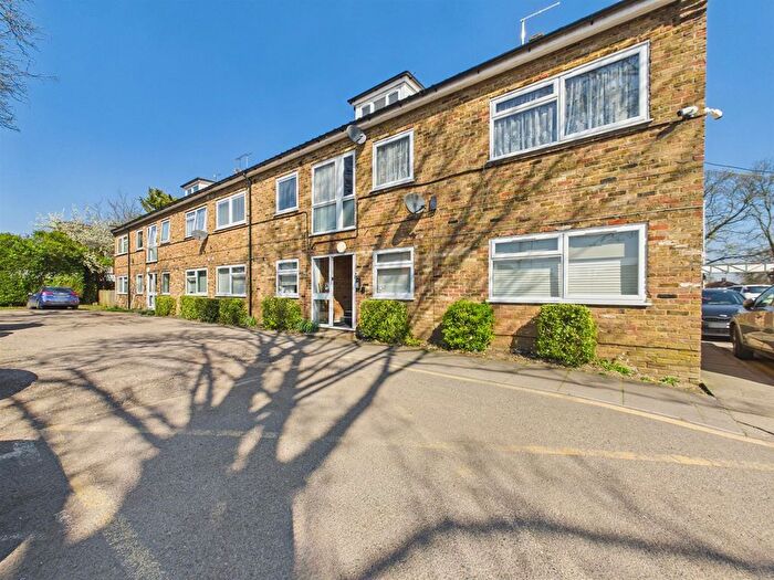 2 Bedroom Flat To Rent In Breakspear Road North, Uxbridge, UB9