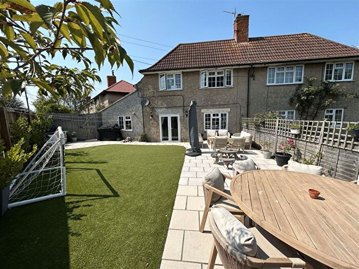 3 Bedroom Semi-detached House For Sale In Alexandra Road, Bridport, DT6