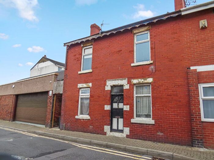 3 Bedroom End Of Terrace House For Sale In . Victory Road, Blackpool, Lancashire, FY1