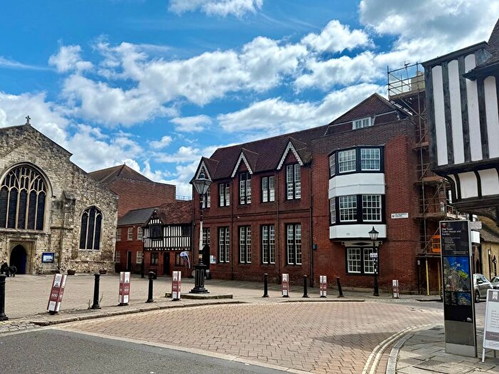 2 Bedroom Flat To Rent In Bugle Street, Southampton, Hampshire, SO14