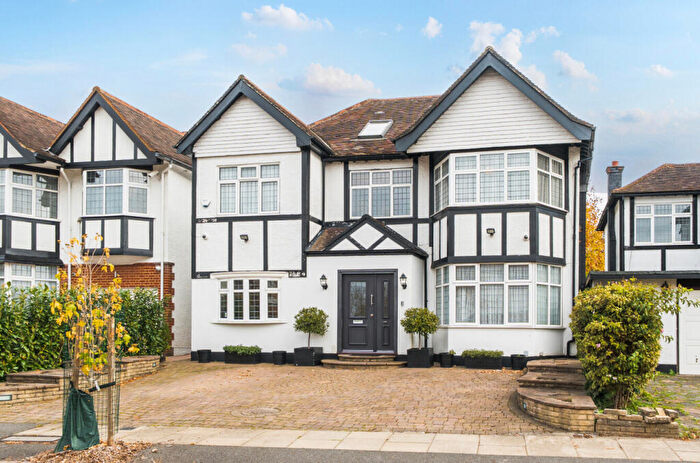6 Bedroom Detached House For Sale In Edgeworth Crescent, London, NW4