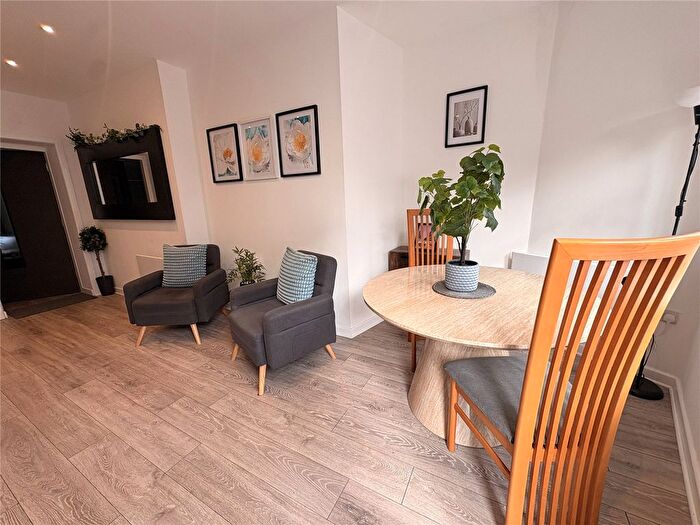 1 Bedroom Flat To Rent In Hamilton Street, Stalybridge, Greater Manchester, SK15