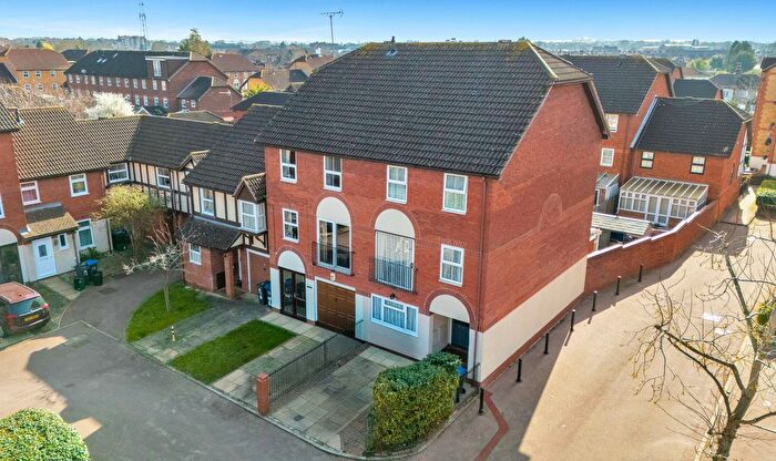 4 Bedroom End Terrace House For Sale In Cameron Square, Mitcham, CR4