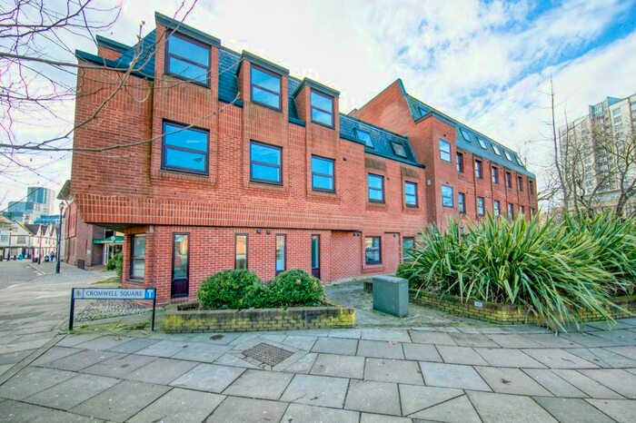 1 Bedroom Flat To Rent In Cromwell Square, Ipswich, IP1