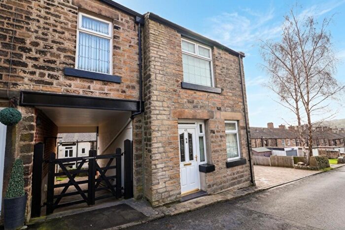 4 Bedroom Terraced House For Sale In Old Road, Tintwistle, SK13