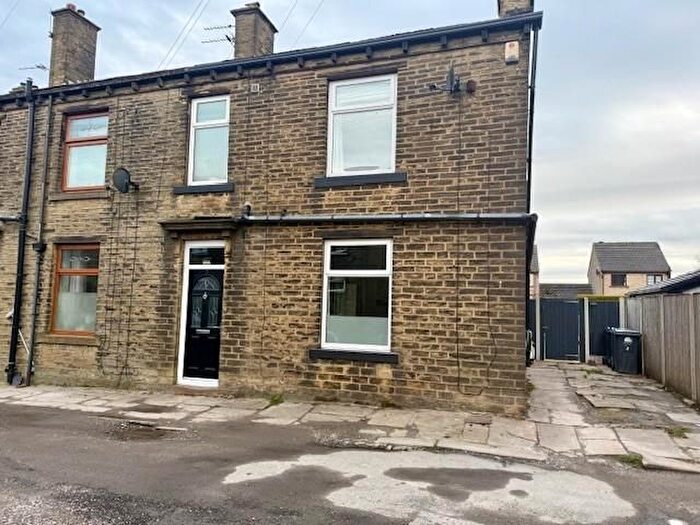 3 Bedroom End Terrace House For Sale In Charles Street, Queensbury, Bradford, BD13