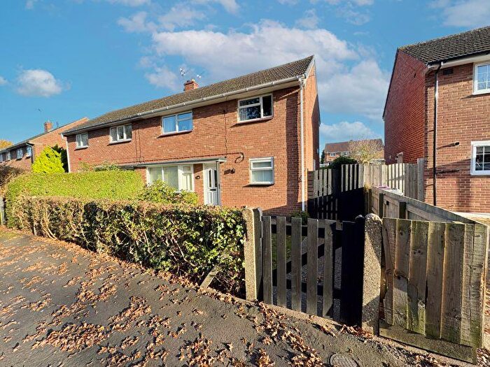 3 Bedroom Semi-Detached House For Sale In Ash Grove, Grantham, NG31