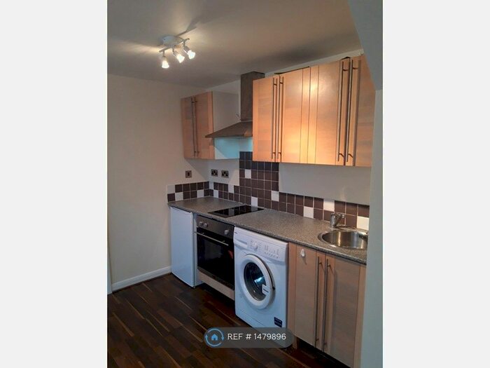 1 Bedroom Flat To Rent In Abbey Apartments, Keynsham, Bristol, BS31