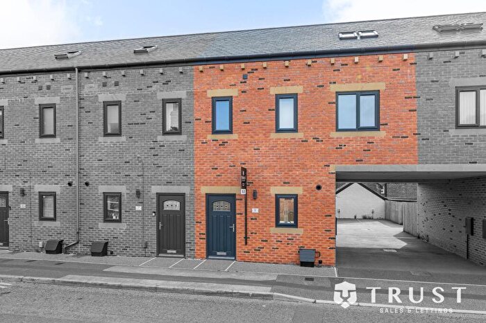 4 Bedroom Town House To Rent In South Queen Street, Morley, LS27