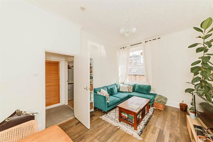 1 Bedroom Flat For Sale In Meridian Place | Clifton, BS8