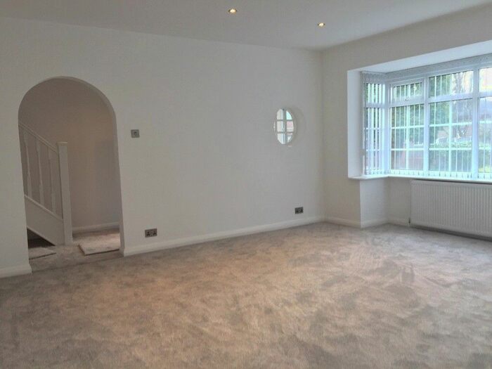 5 Bedroom Detached House To Rent In Hillingdon Road, Manchester, M45