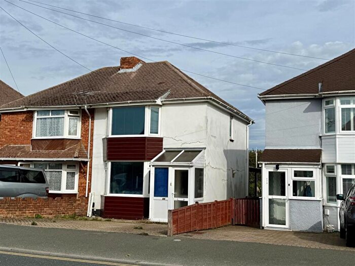 2 Bedroom Semi-Detached House For Sale In Mill Hill Road, Cowes, PO31