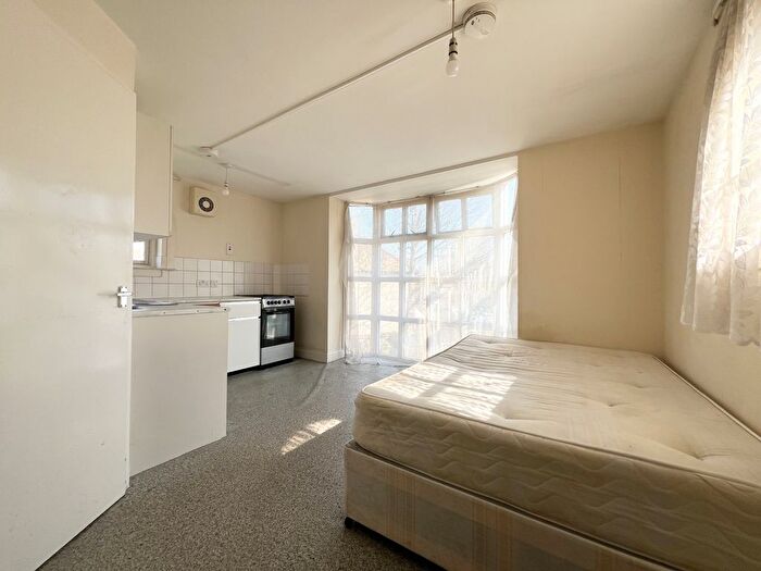 Studio To Rent In Latymer Road, Edmonton, N9