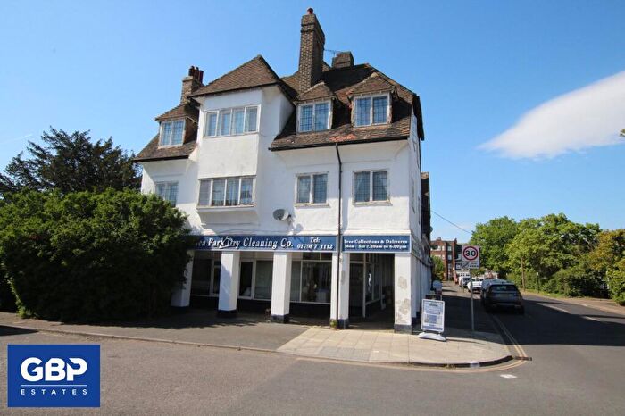 2 Bedroom Flat To Rent In Balgores Square, Romford, RM2