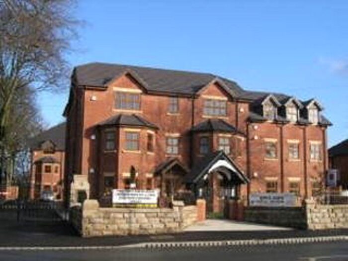 2 Bedroom Flat To Rent In () Oakwood Manchester Rd, Clifton, M27