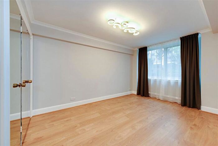 2 Bedroom Flat For Sale In Knightsbridge, South Kensington, SW7