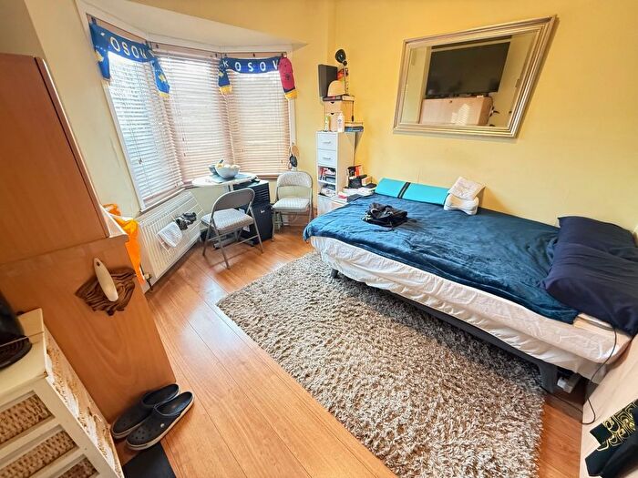 1 Bedroom Studio To Rent In The Mall, Southgate, N14