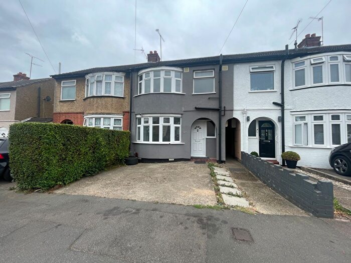 3 Bedroom Terraced House To Rent In Blundell Road, Luton, LU3