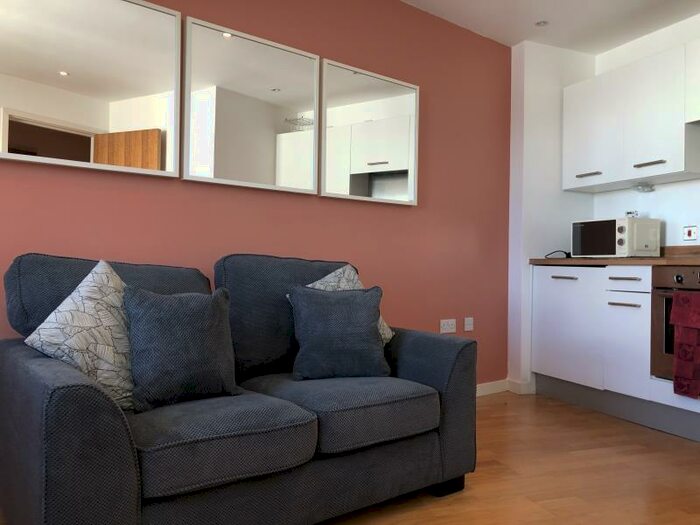 1 Bedroom Apartment To Rent In Gateway East, Marsh Lane., LS9