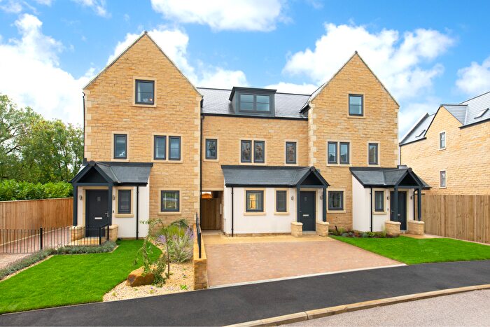4 Bedroom Mews For Sale In Iron Row, Burley In Wharfedale, LS29