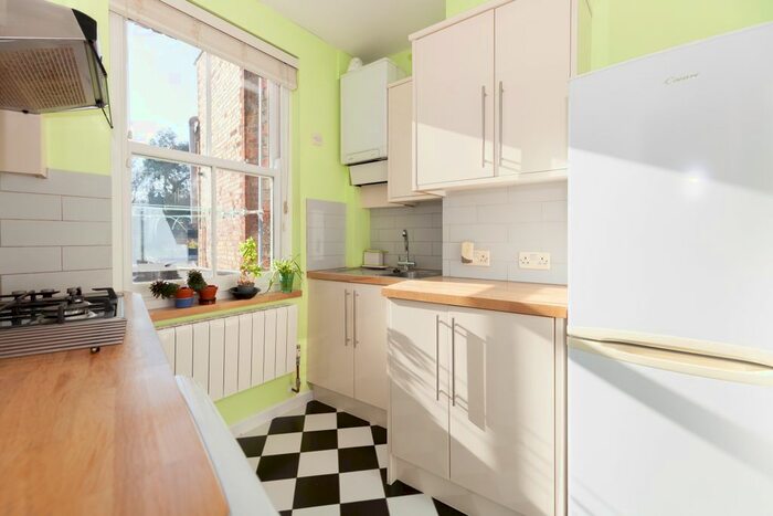 2 Bedroom Flat To Rent In Cowley Road, Oxford, OX4