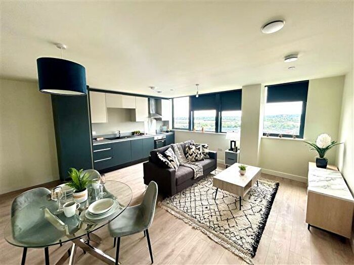 2 Bedroom Apartment To Rent In Birmingham Road, West Bromwich, B70