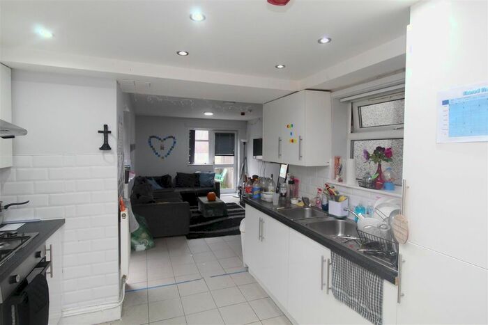 7 Bedroom Property To Rent In Merthyr Street, Cathays, Cardiff, CF24