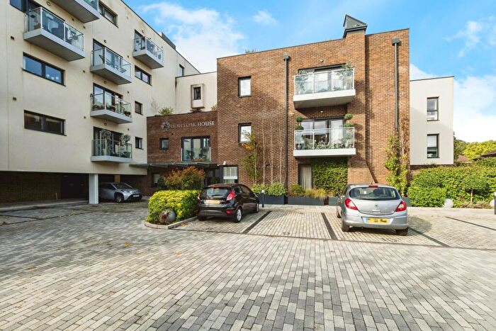 2 Bedroom Flat For Sale In High Road, Loughton, Essex, IG10