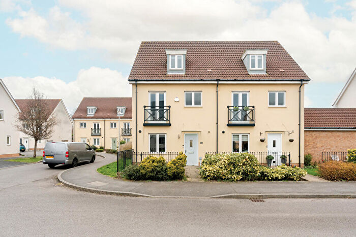 4 Bedroom Town House For Sale In Fieldfare Avenue, Portishead, BS20