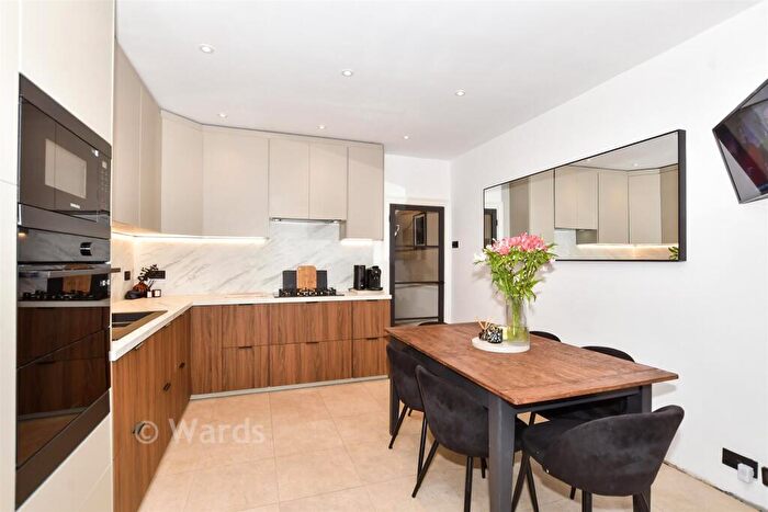 3 Bedroom Terraced House For Sale In Hastings Road, Maidstone, Kent, ME15