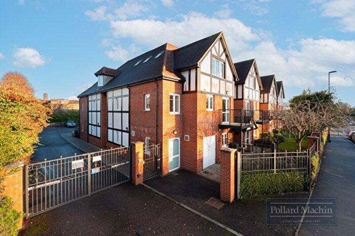 2 Bedroom Retirement Property For Sale In Limpsfield Road, Sanderstead, CR2