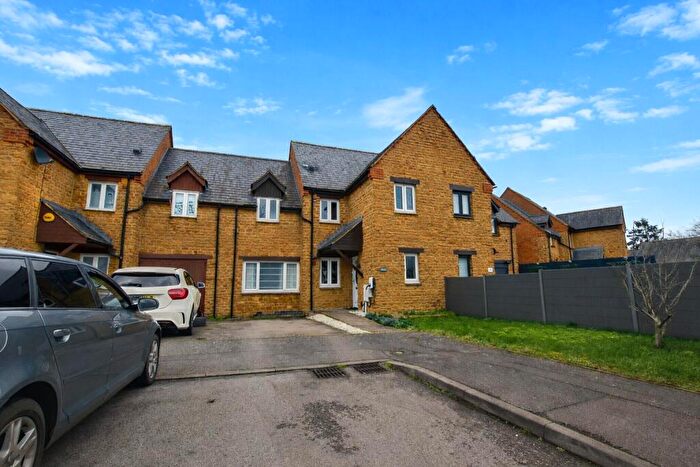 3 Bedroom Terraced House For Sale In High Street, Collingtree, Northampton, NN4