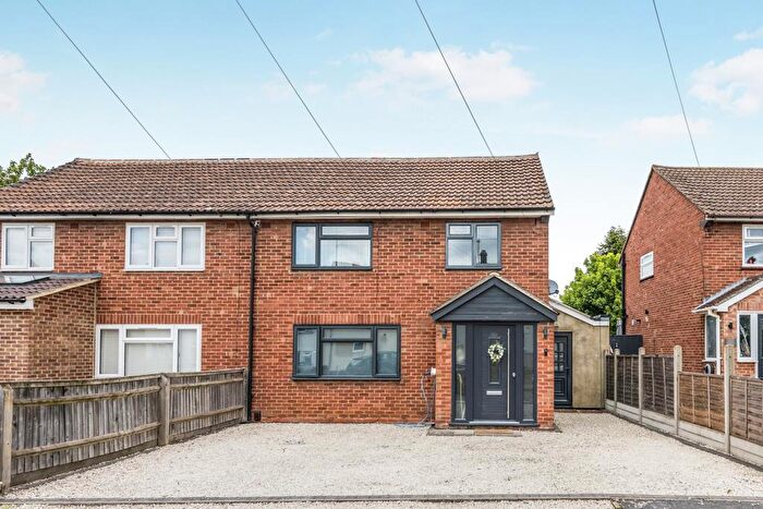 3 Bedroom Semi-Detached House To Rent In Wallingford, Oxfordshire, OX10