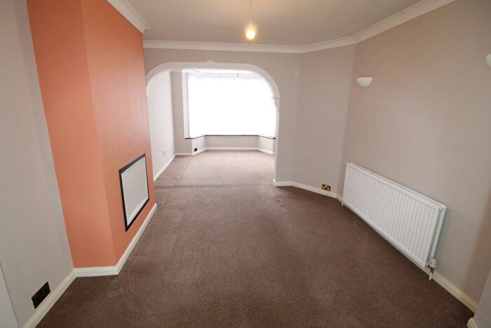 3 Bedroom Semi-Detached House To Rent In Anmersh Grove, Stanmore, HA7